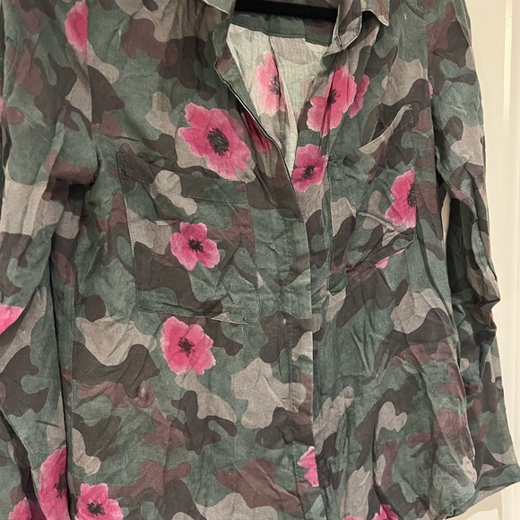 Cloth and Stone camo/floral button up, small - Picture 3 of 6